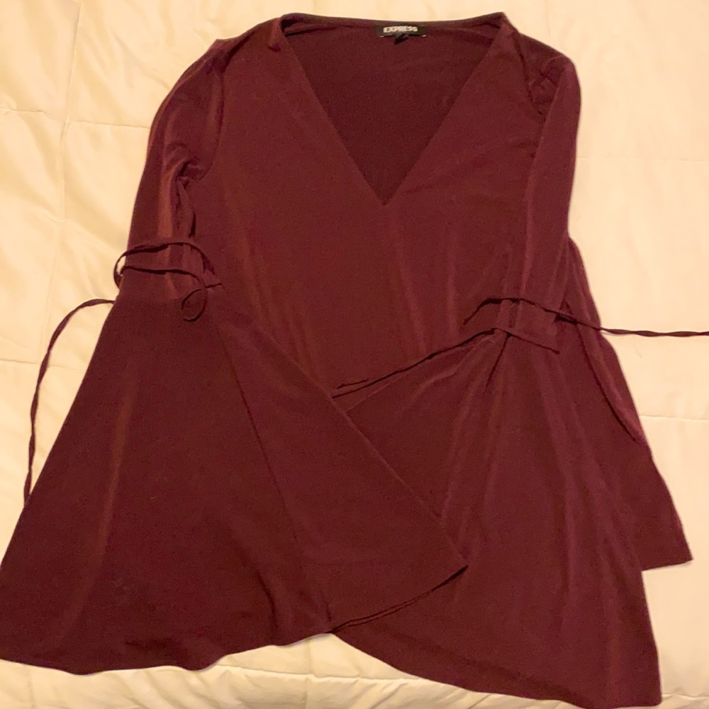 V Neck Express Top Bell Sleeves